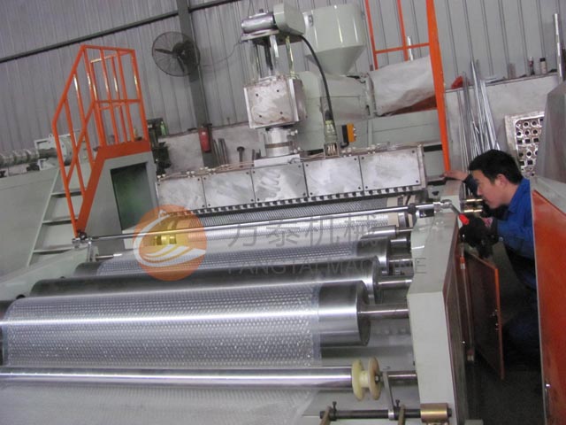 FTPE-1200,1300 聚乙烯气泡膜机组