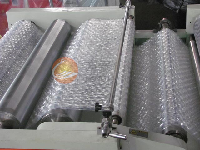 FTPE-1200,1300 聚乙烯气泡膜机组