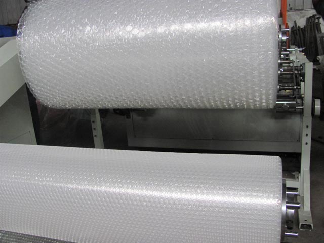 FTPE-1200,1300 聚乙烯气泡膜机组